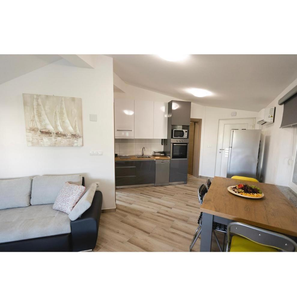 Apartmani Jedro Šilo Zewnętrze zdjęcie